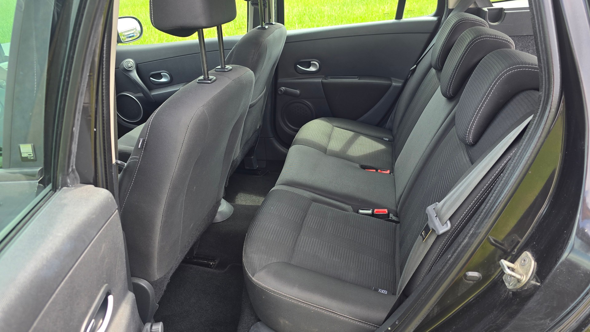 RENAULT Clio Grandtour 1.2 16V Turbo 20th Edition-image-12