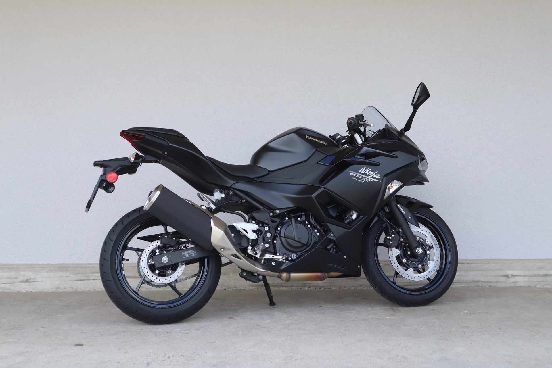 KAWASAKI Ninja 500-showroom-element-2