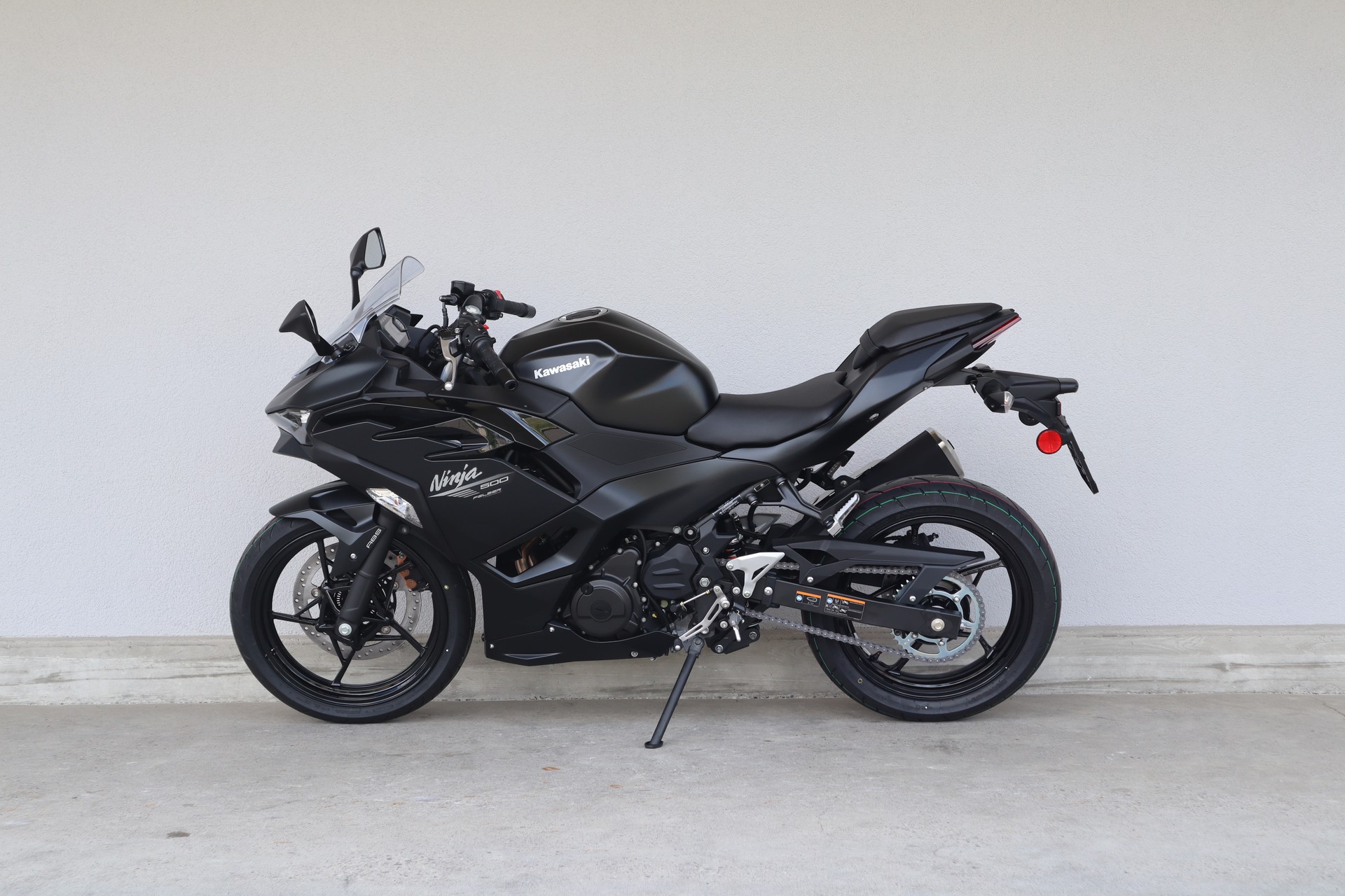 KAWASAKI Ninja 500-showroom-element-3