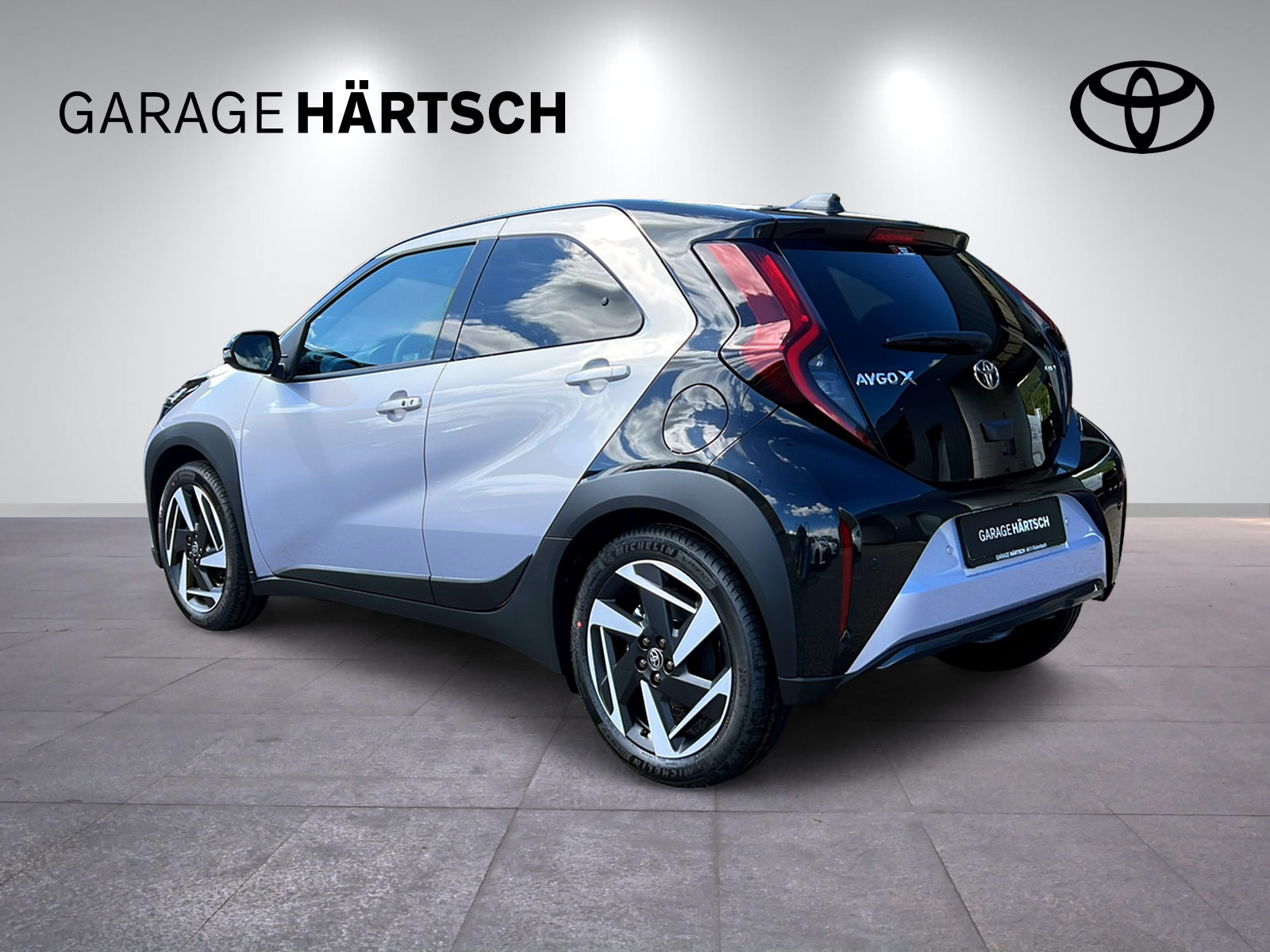 TOYOTA Aygo X 1.5 VVT-i HSD Style-showroom-element-3