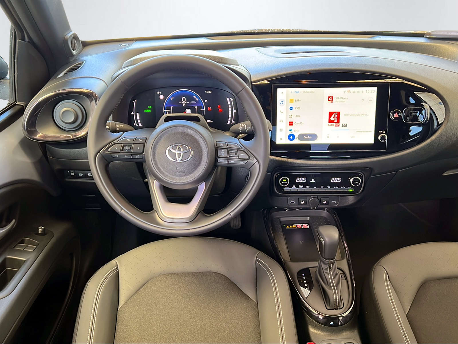 TOYOTA Aygo X 1.5 VVT-i HSD Style-image-12