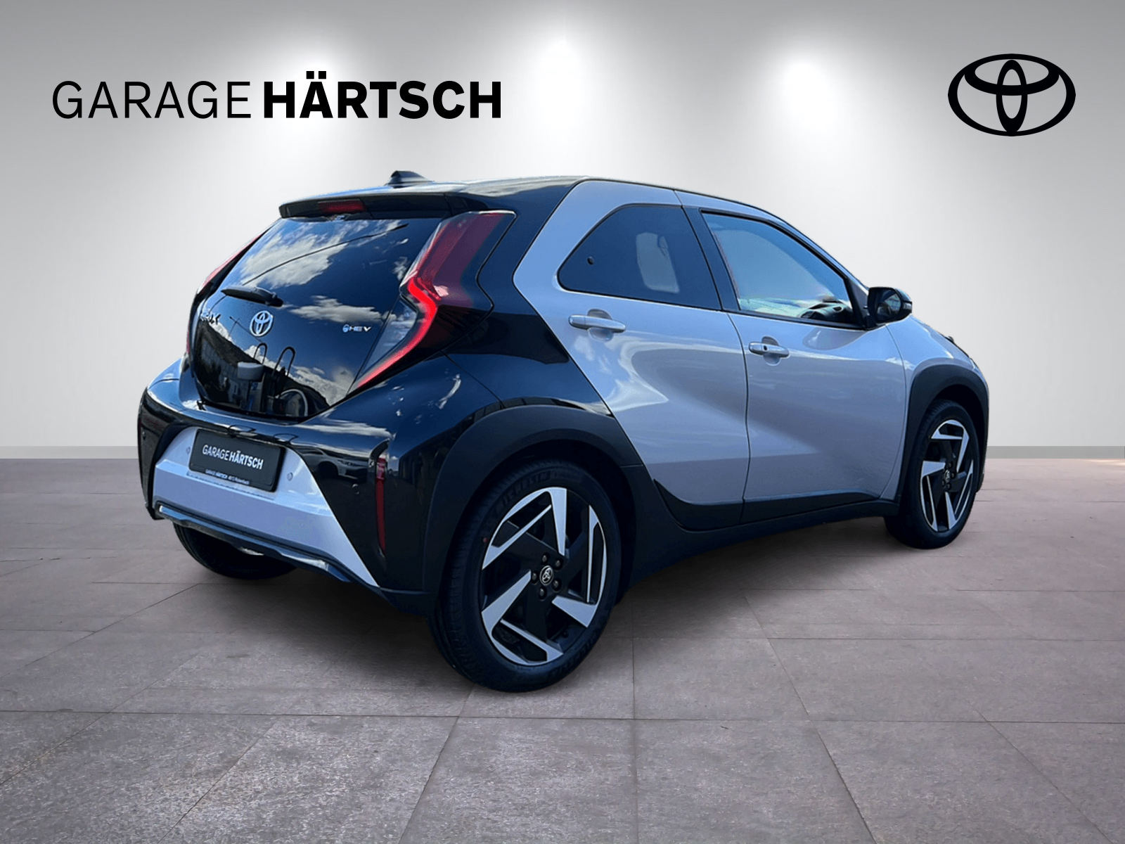 TOYOTA Aygo X 1.5 VVT-i HSD Style-image-6