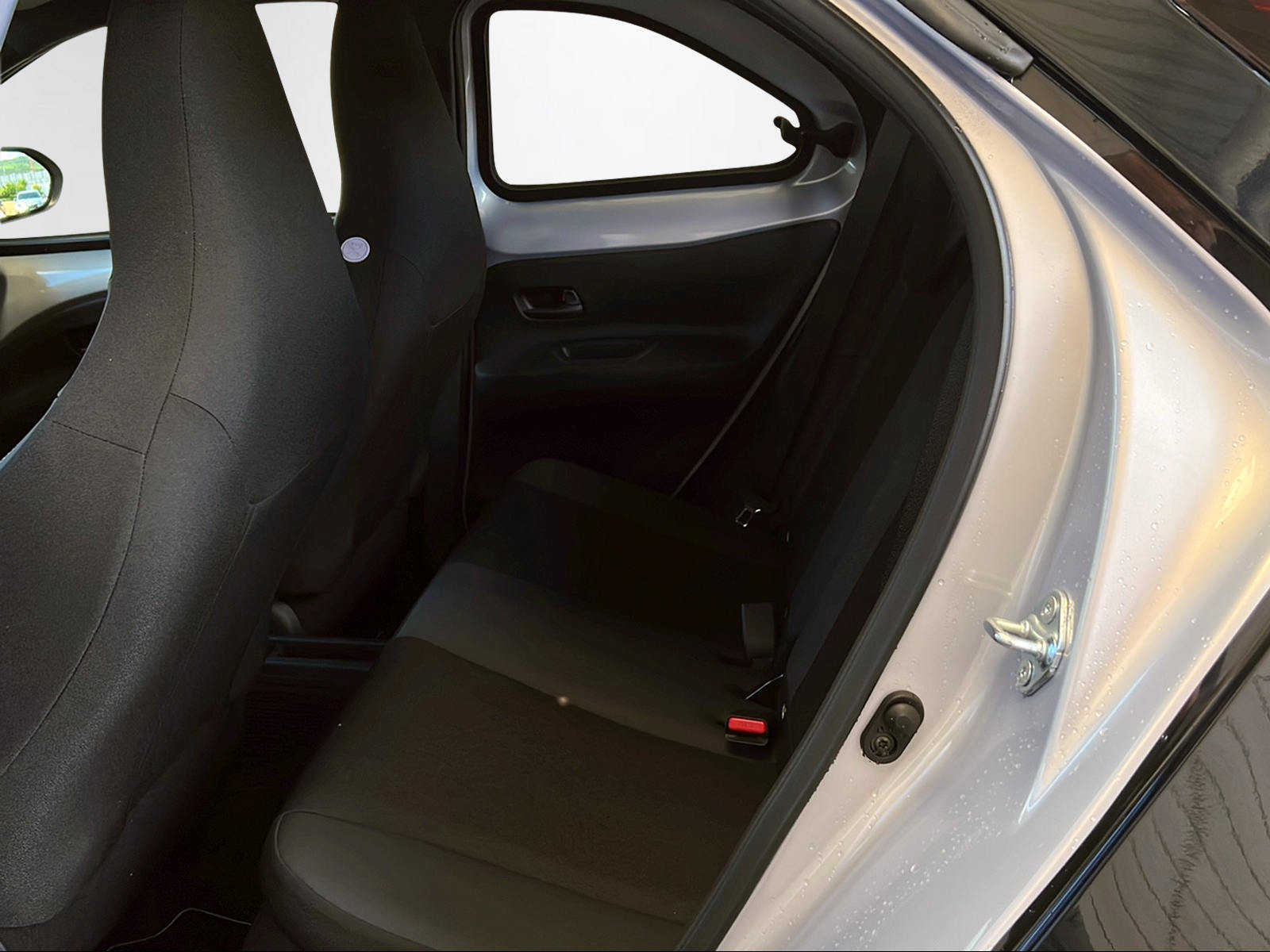 TOYOTA Aygo X 1.5 VVT-i HSD Style-image-10