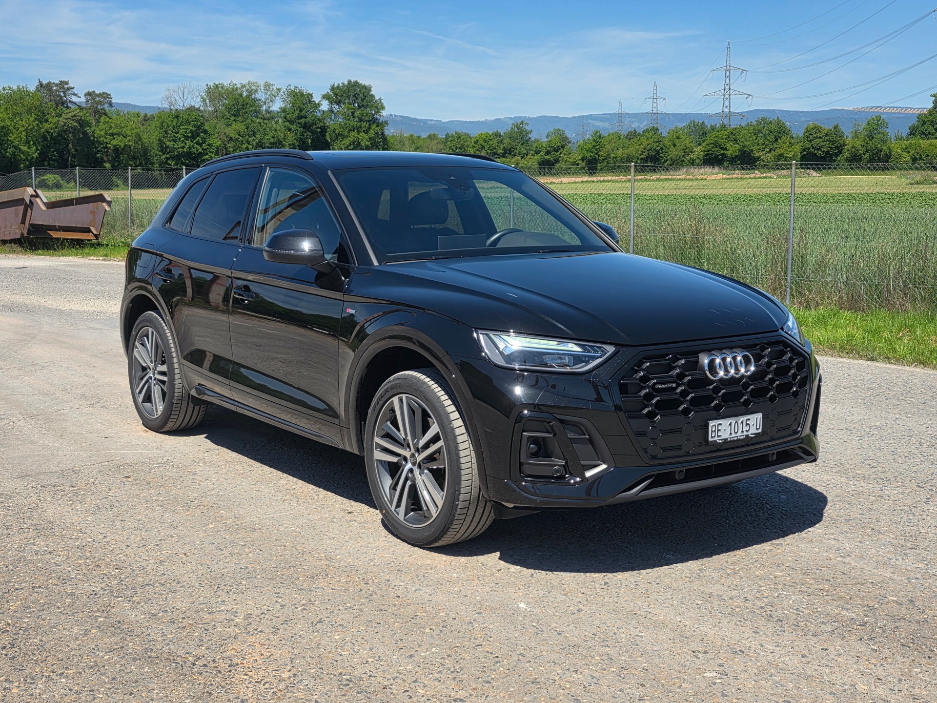 AUDI Q5 40 TDI Black Edition quattro S-tronic-image-4
