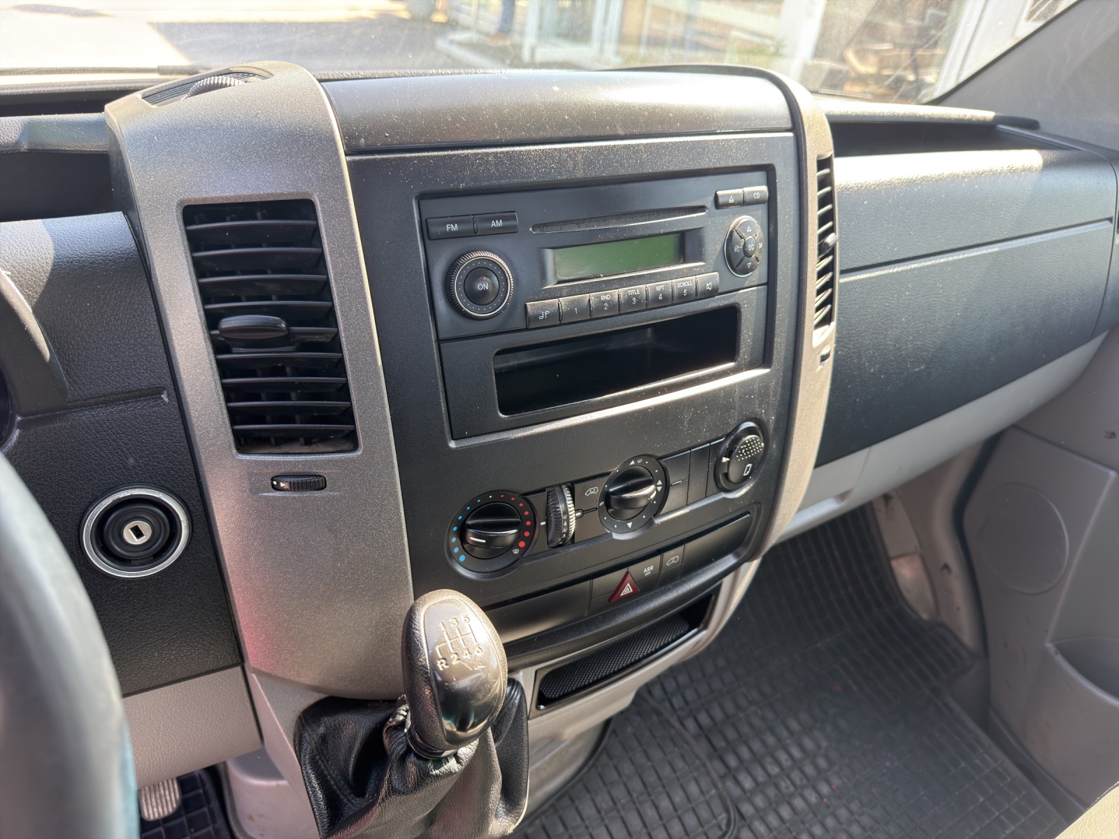 VW Crafter 35 2.5 BlueTDI 136 PS-image-6