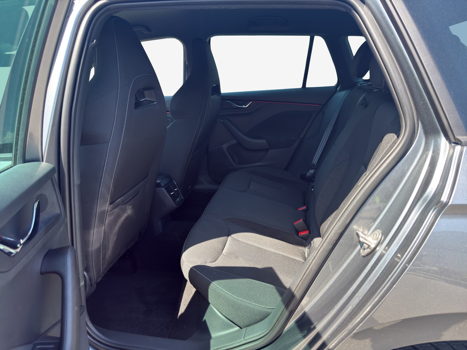 SKODA Kamiq 1.0 TSI Selection DSG-image-11