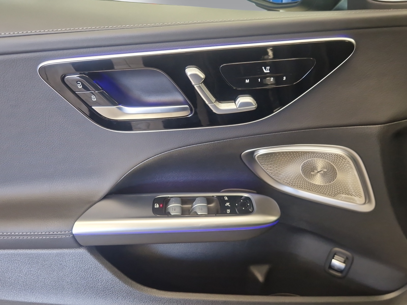 MERCEDES-BENZ C 300 4 Matic-image-5