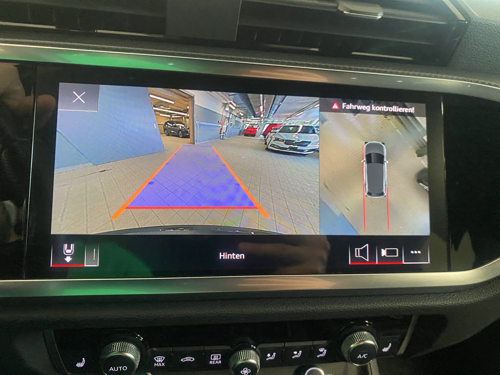AUDI Q3 35 TFSI S line Attraction S-tronic-image-15