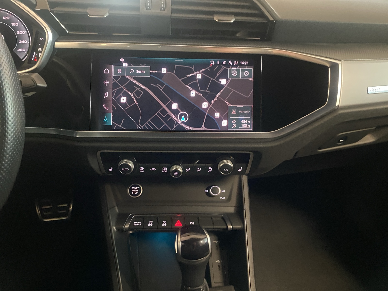 AUDI Q3 35 TFSI S line Attraction S-tronic-image-10