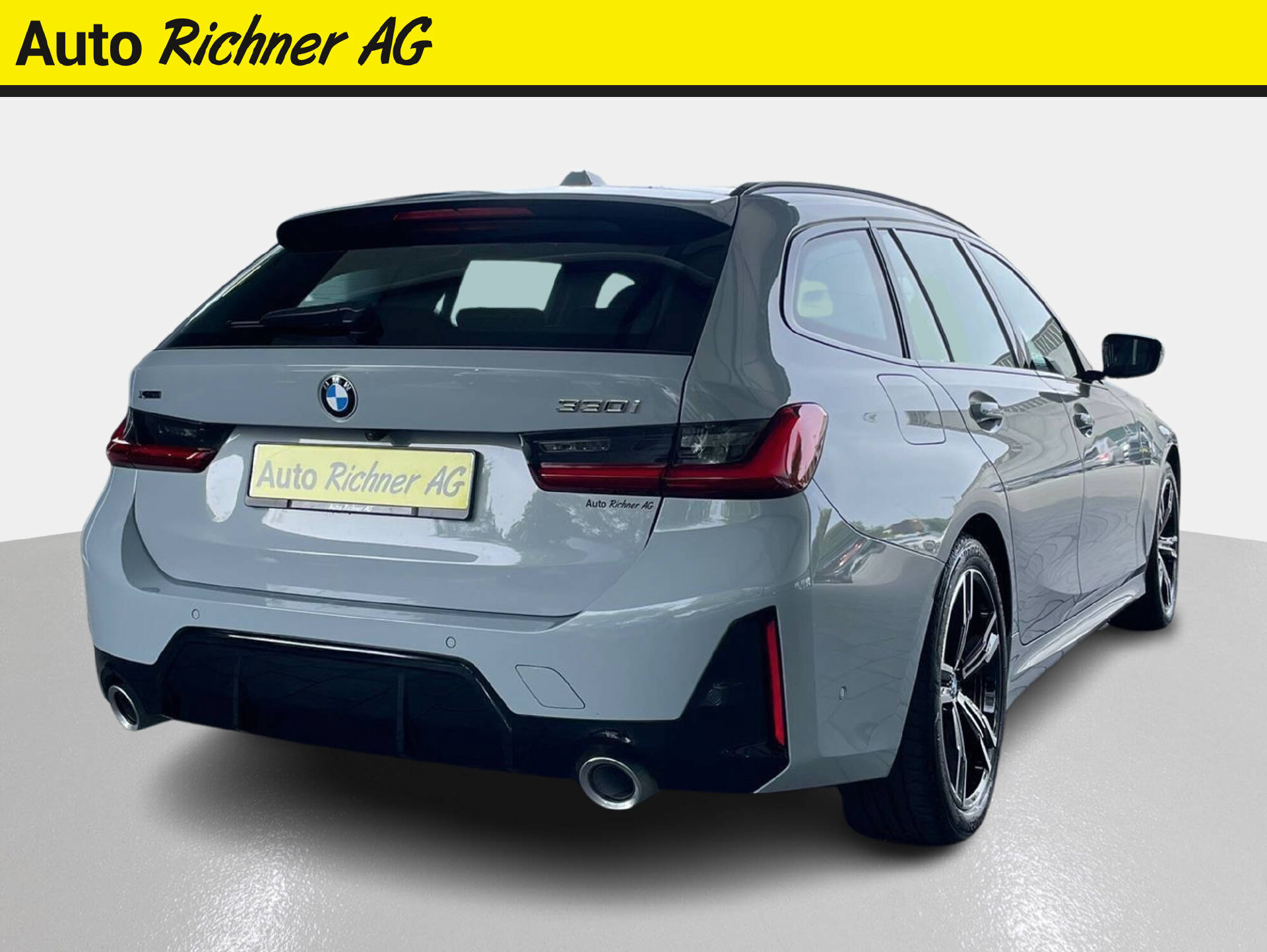 BMW 330i xDrive SAG Touring-image-3
