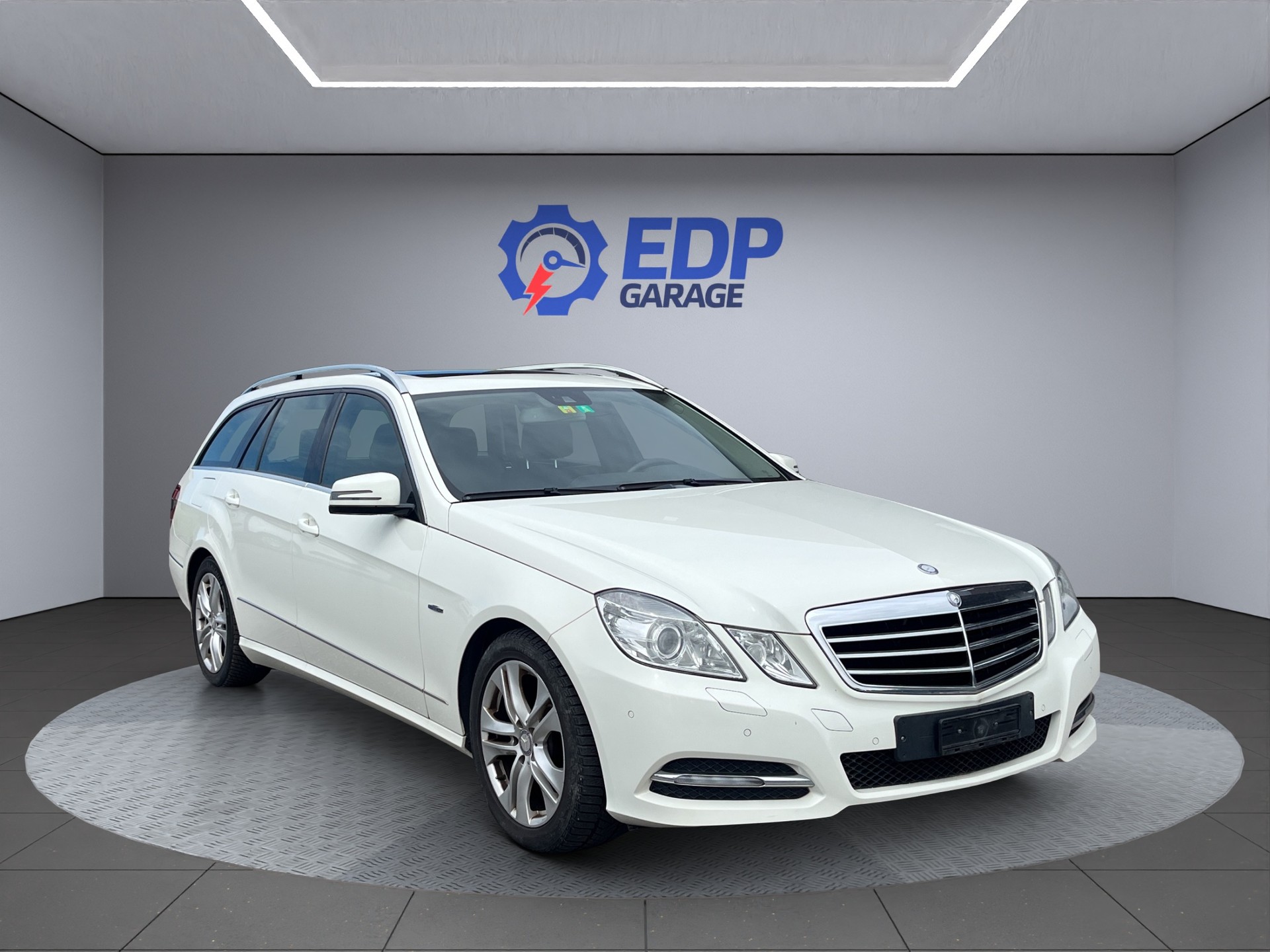 MERCEDES-BENZ E 200 CGI BlueEfficiency Avantgarde 7G-Tronic-showroom-element-3