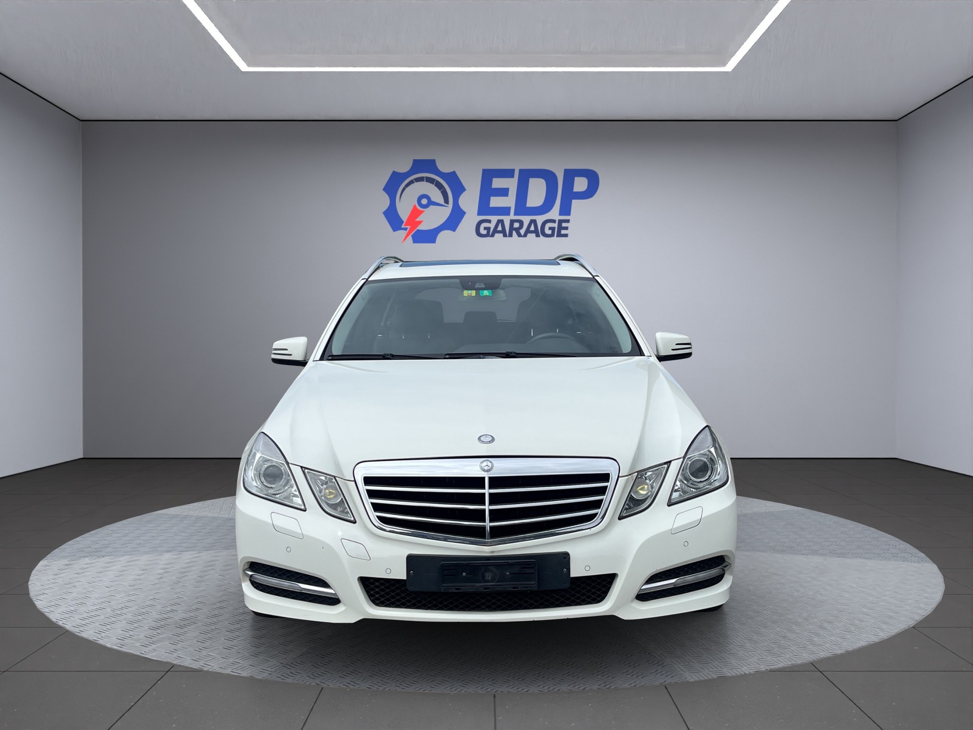 MERCEDES-BENZ E 200 CGI BlueEfficiency Avantgarde 7G-Tronic-showroom-element-2
