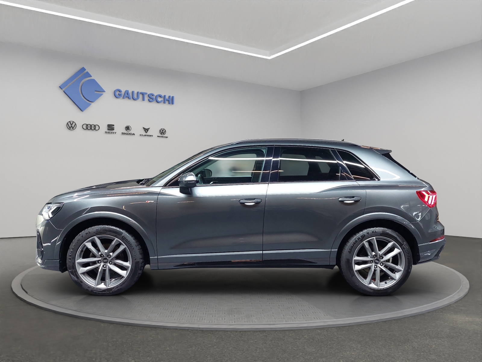 AUDI Q3 35 TDI S line quattro S-tronic-image-1