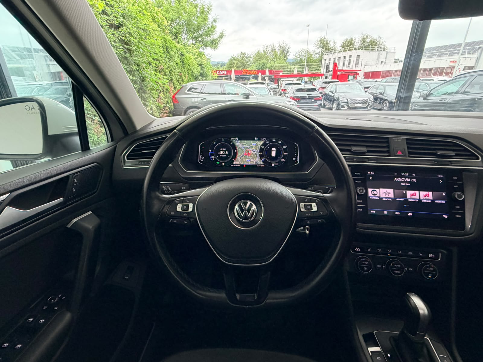 VW Tiguan 2.0 TDI R-Line 4Motion DSG-image-8