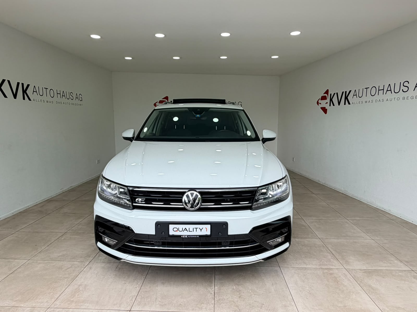 VW Tiguan 2.0 TDI R-Line 4Motion DSG-image-1
