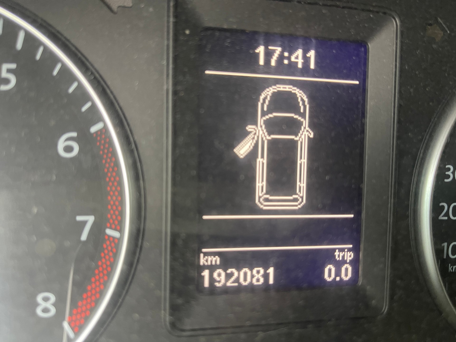 VW Touran 1.4 TSI Highline DSG-image-7