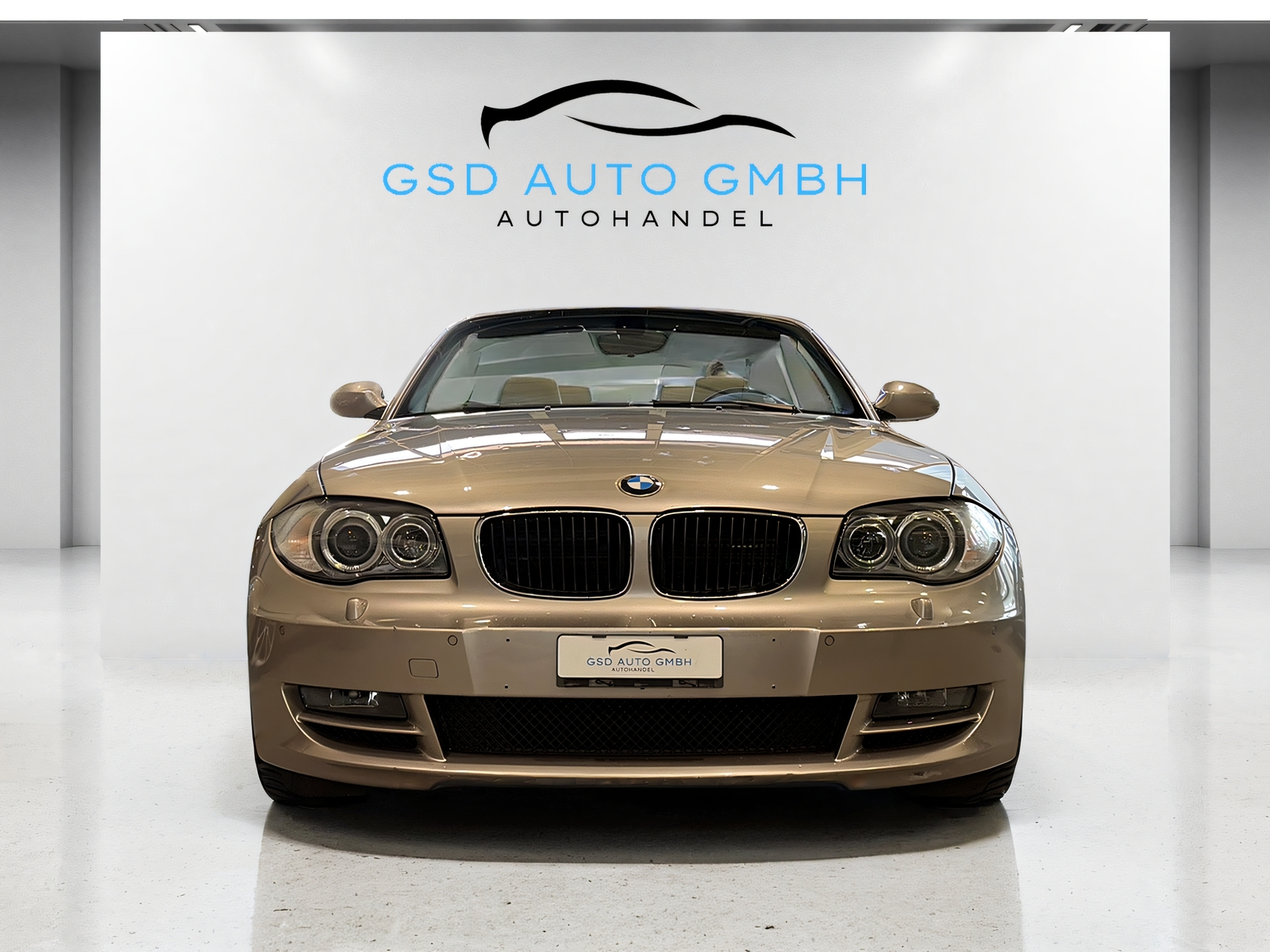 BMW 120i Steptronic**Ab Platz,Offen mit Hardtop**-image-1
