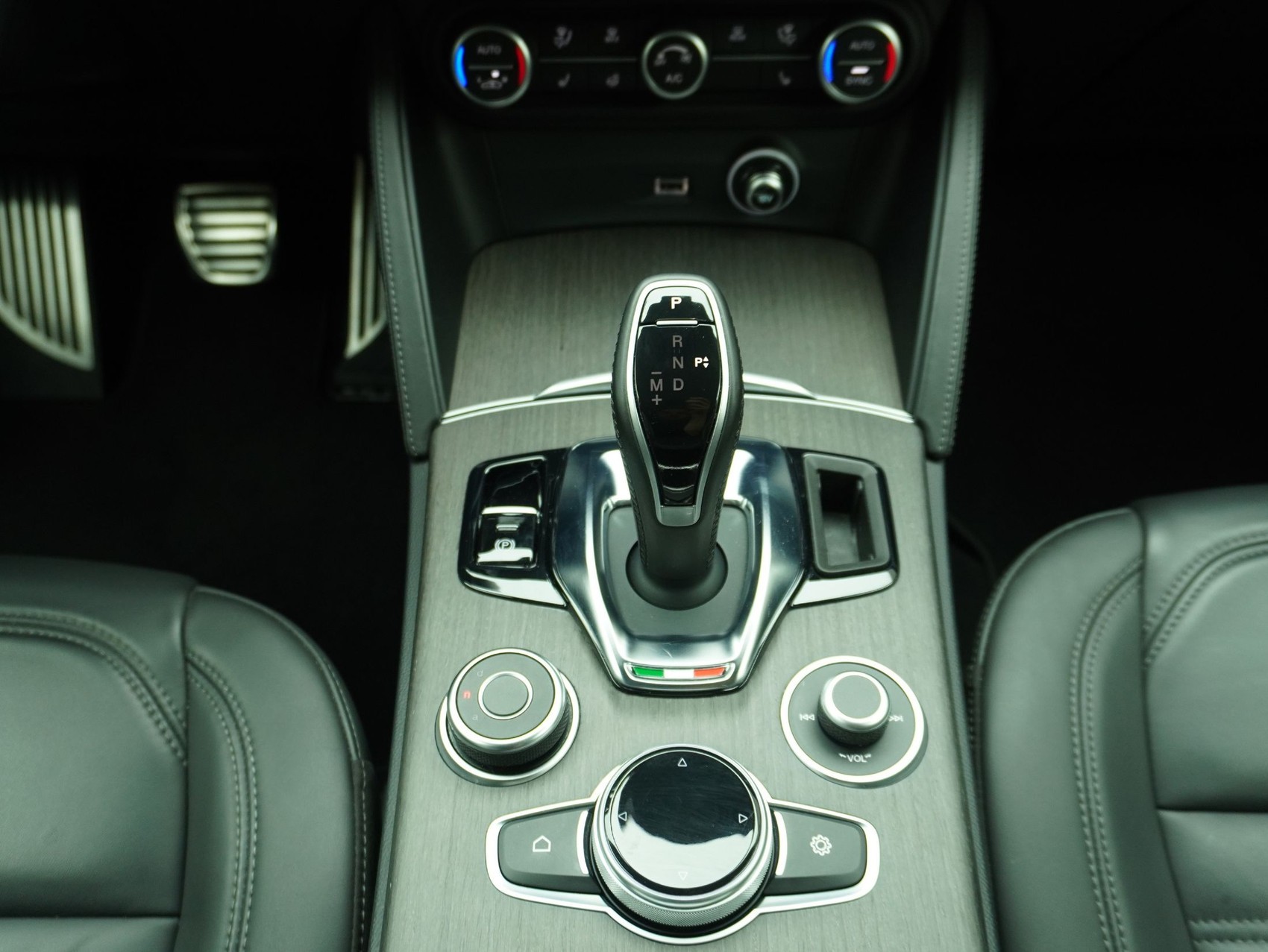 ALFA ROMEO Stelvio 2.0 Q4 Ti-image-14