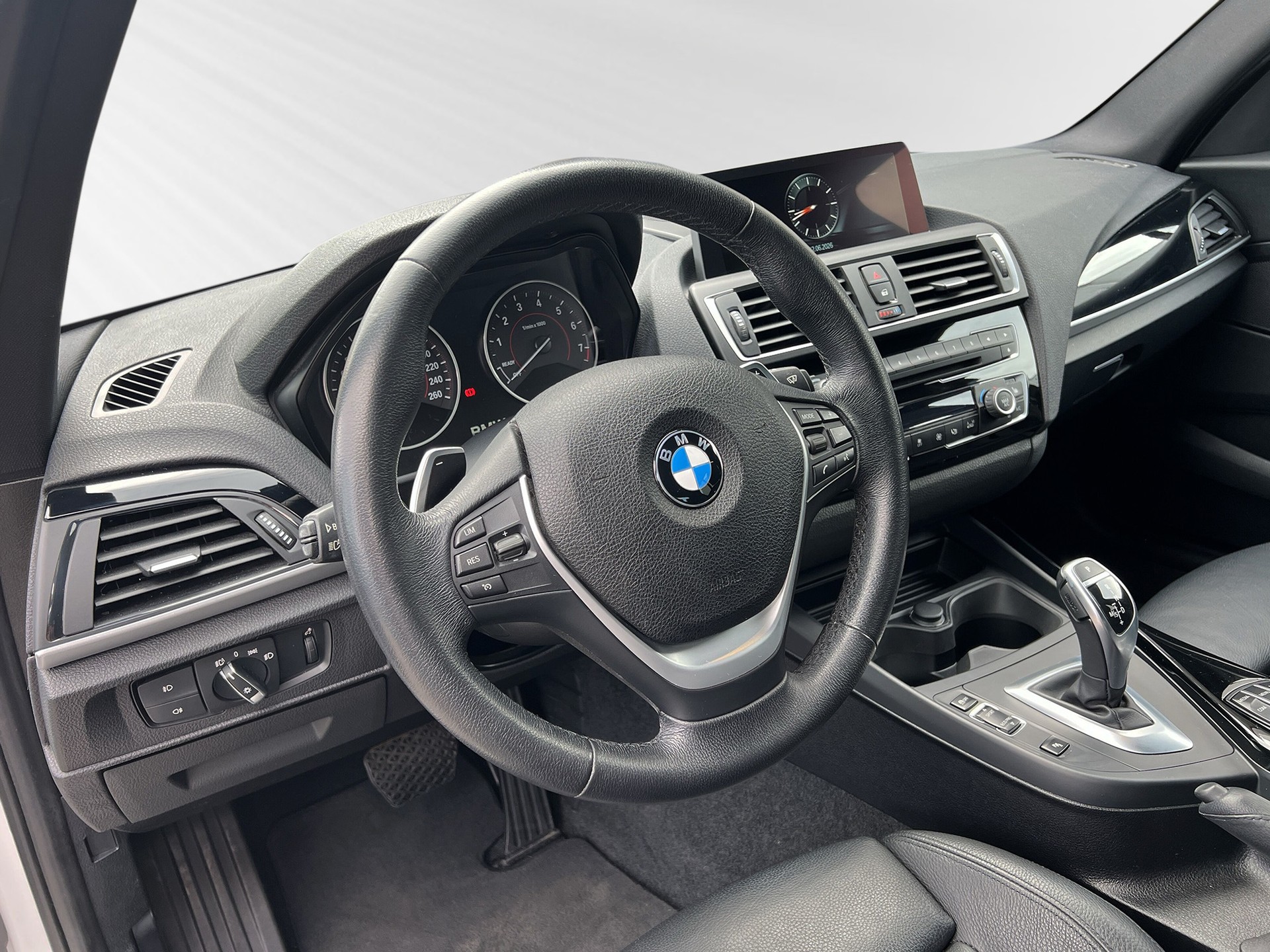 BMW 120i Sport Line Steptronic-image-3