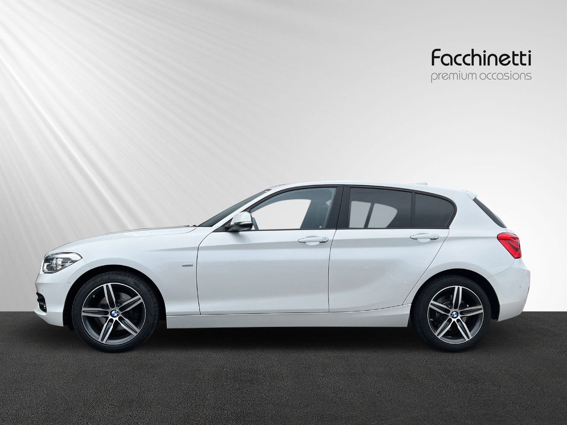 BMW 120i Sport Line Steptronic-image-1