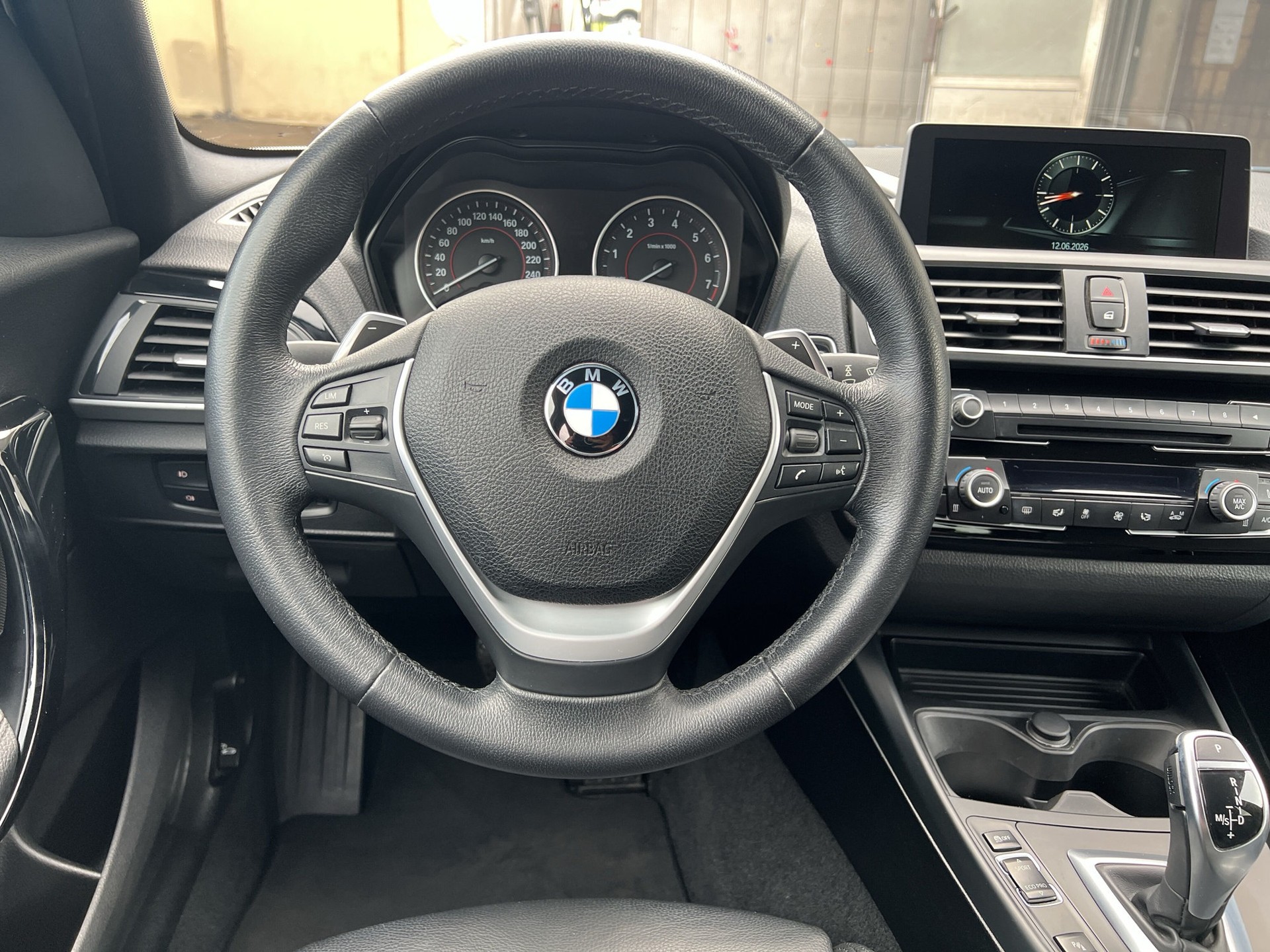 BMW 120i Sport Line Steptronic-image-11