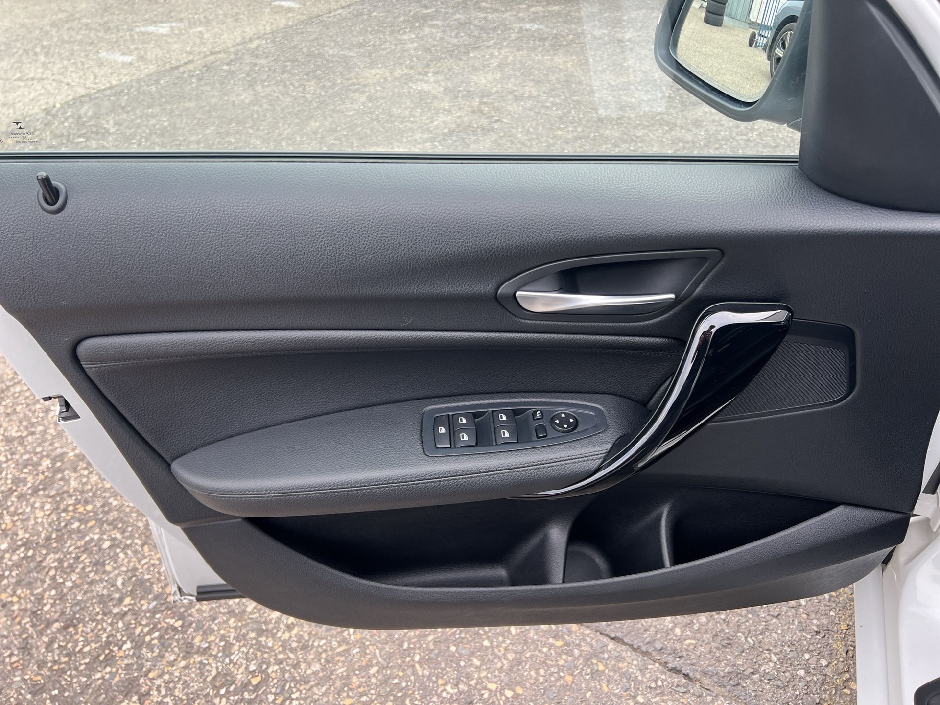 BMW 120i Sport Line Steptronic-image-16