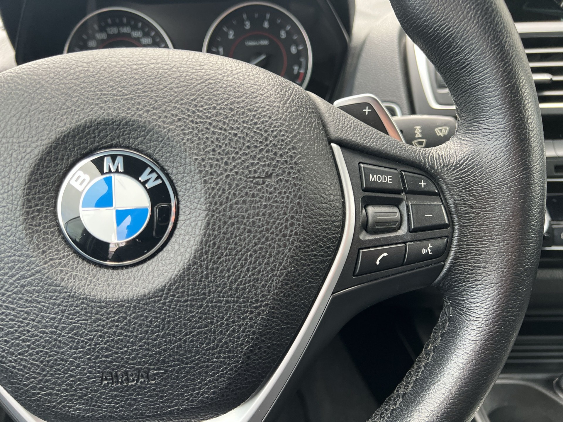 BMW 120i Sport Line Steptronic-image-15