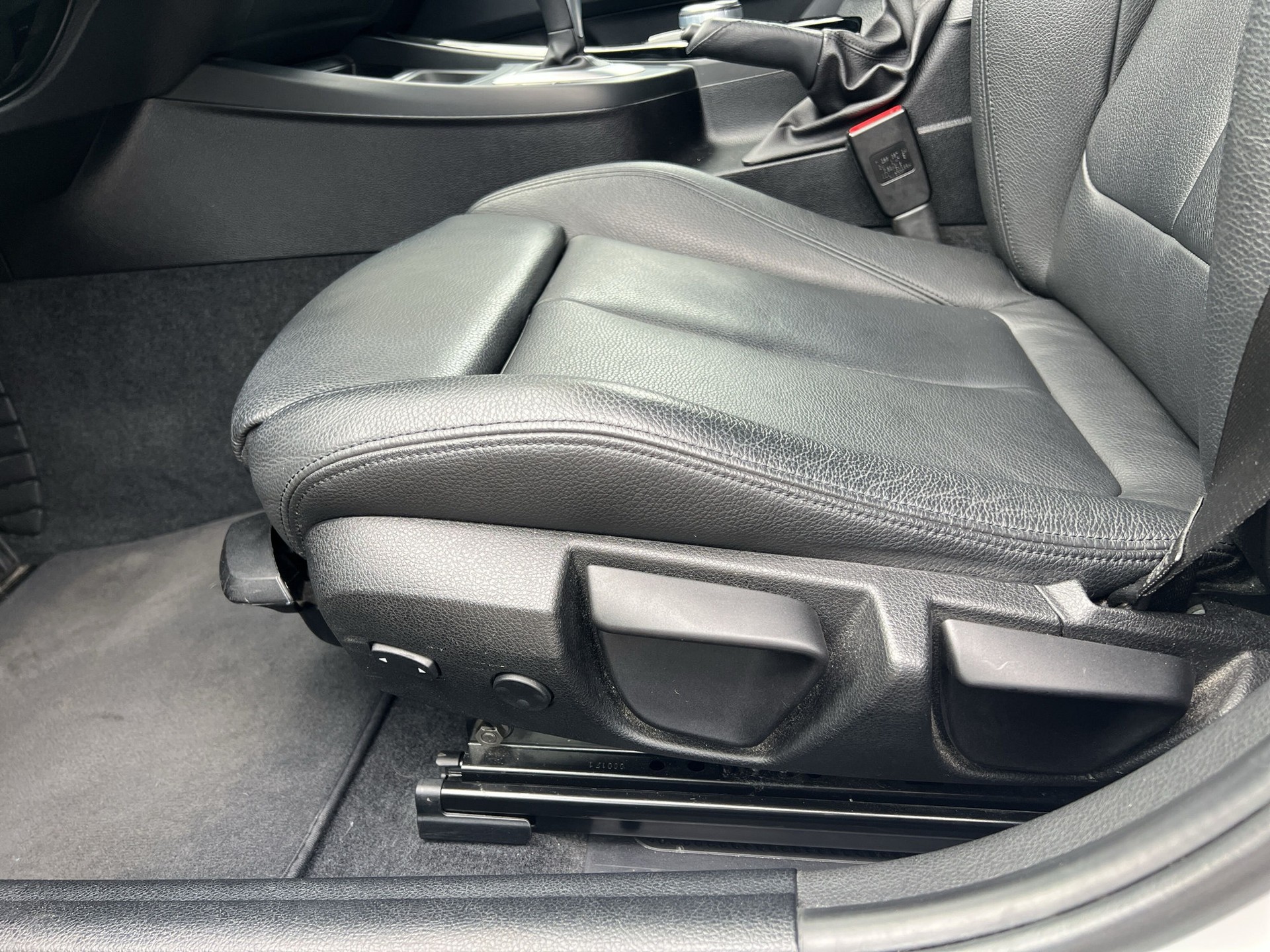 BMW 120i Sport Line Steptronic-image-18
