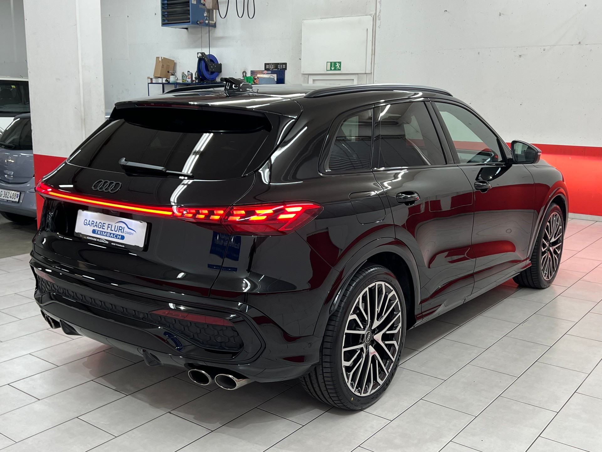 AUDI SQ5 TFSI quattro S-tronic-image-3