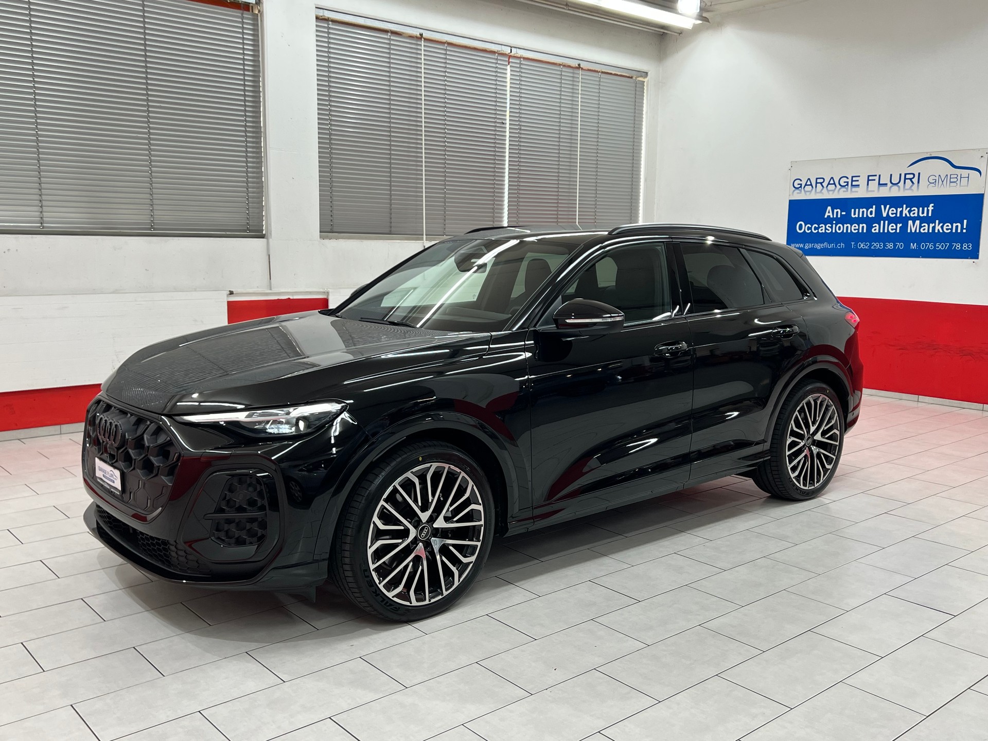 AUDI SQ5 TFSI quattro S-tronic-image-0