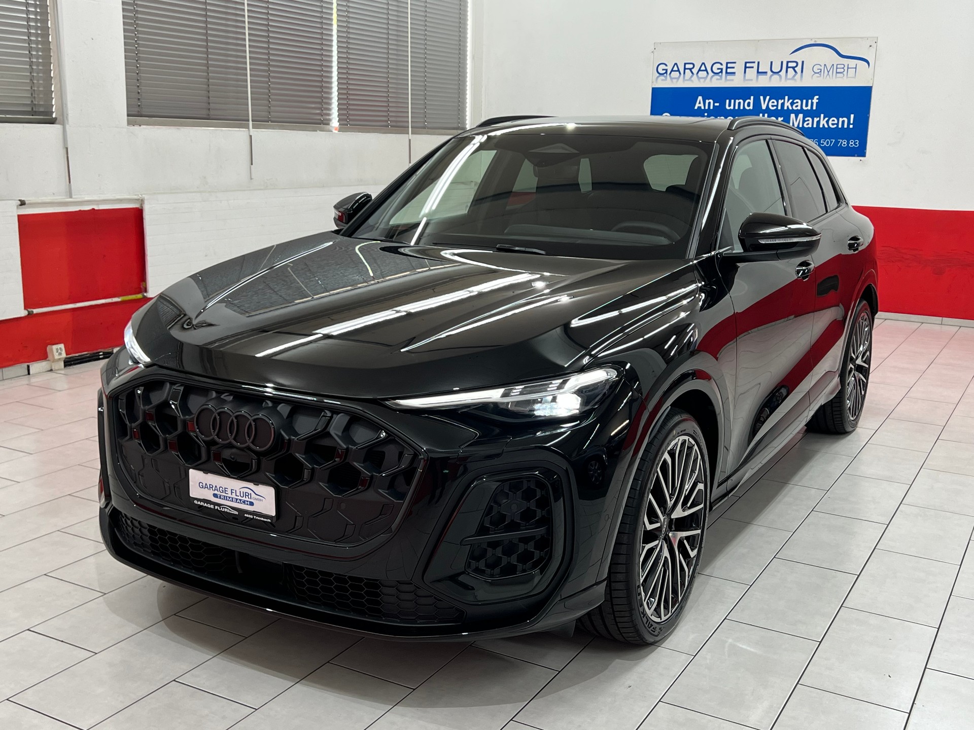 AUDI SQ5 TFSI quattro S-tronic-image-1