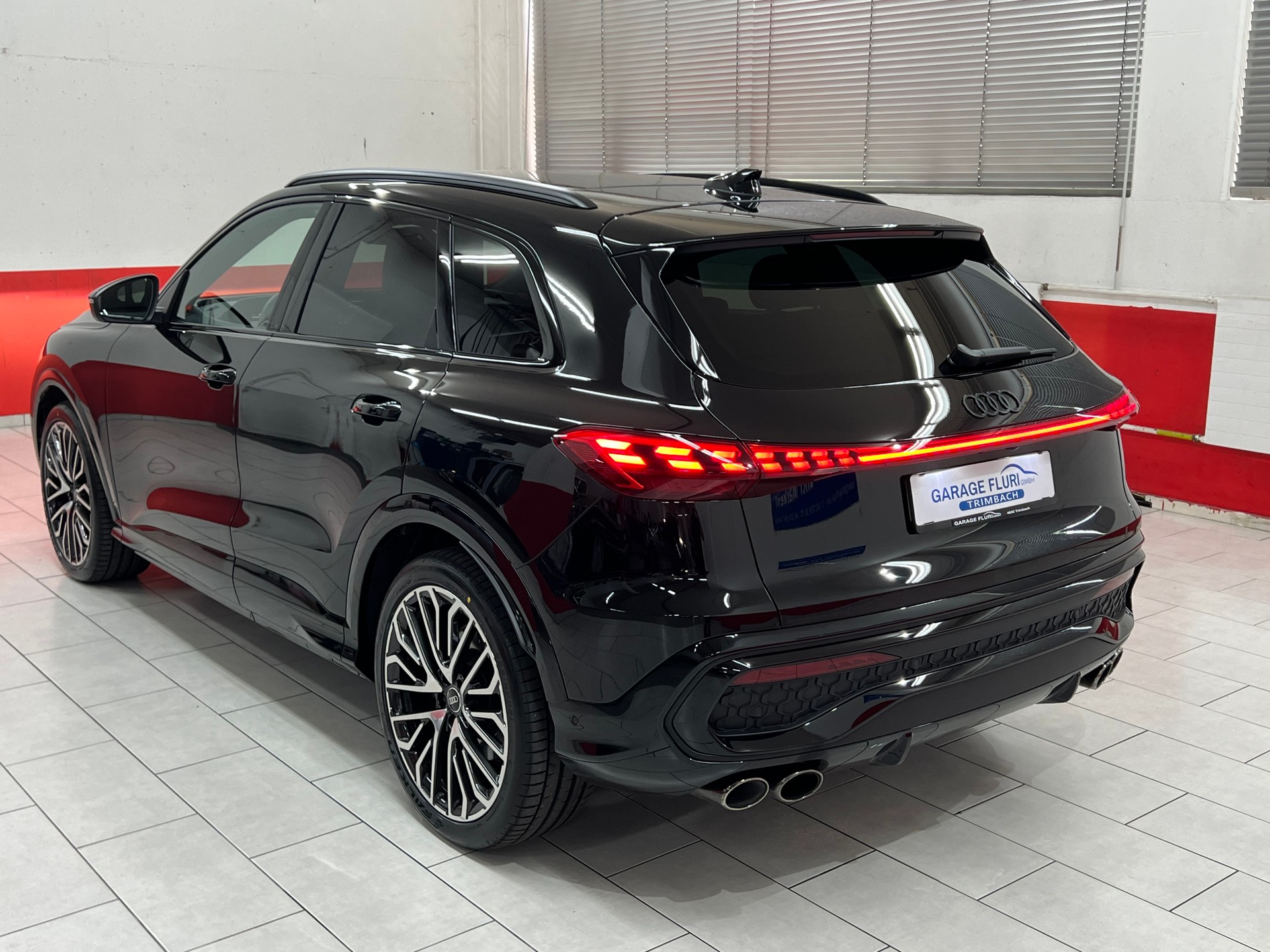 AUDI SQ5 TFSI quattro S-tronic-image-5