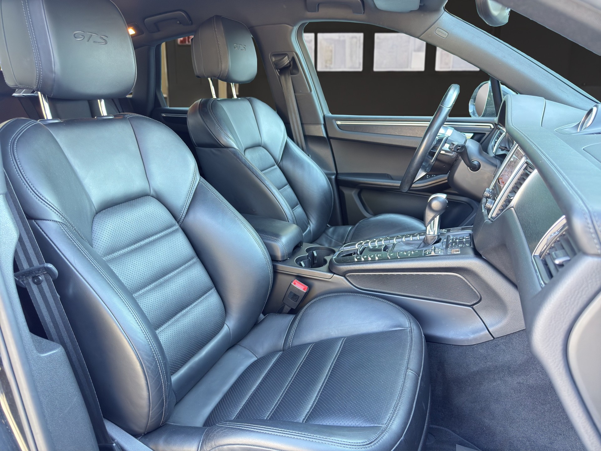 PORSCHE Macan 3.0 V6 GTS-image-9