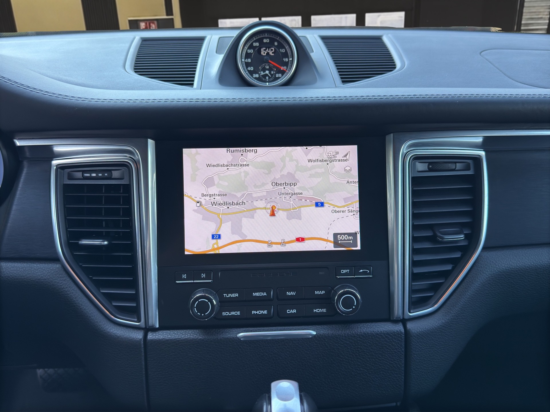 PORSCHE Macan 3.0 V6 GTS-image-14