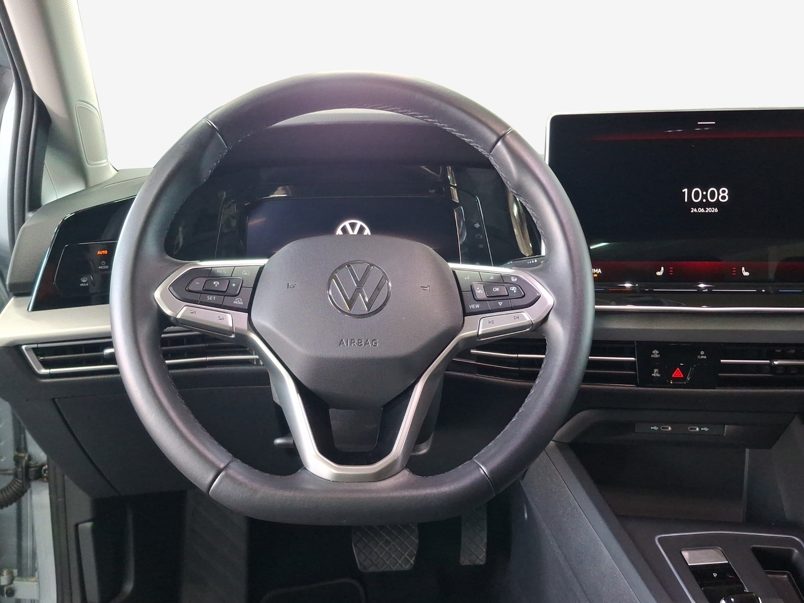 VW Golf Variant 1.5 eTSI mHEV Life DSG-image-8