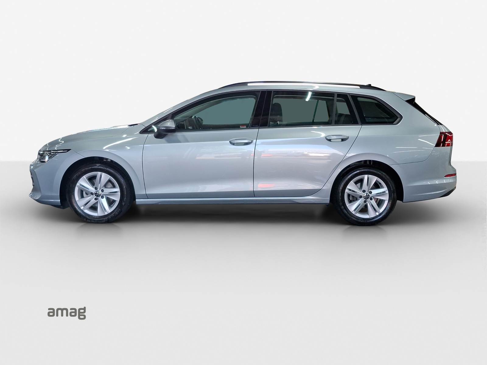VW Golf Variant 1.5 eTSI mHEV Life DSG-image-1