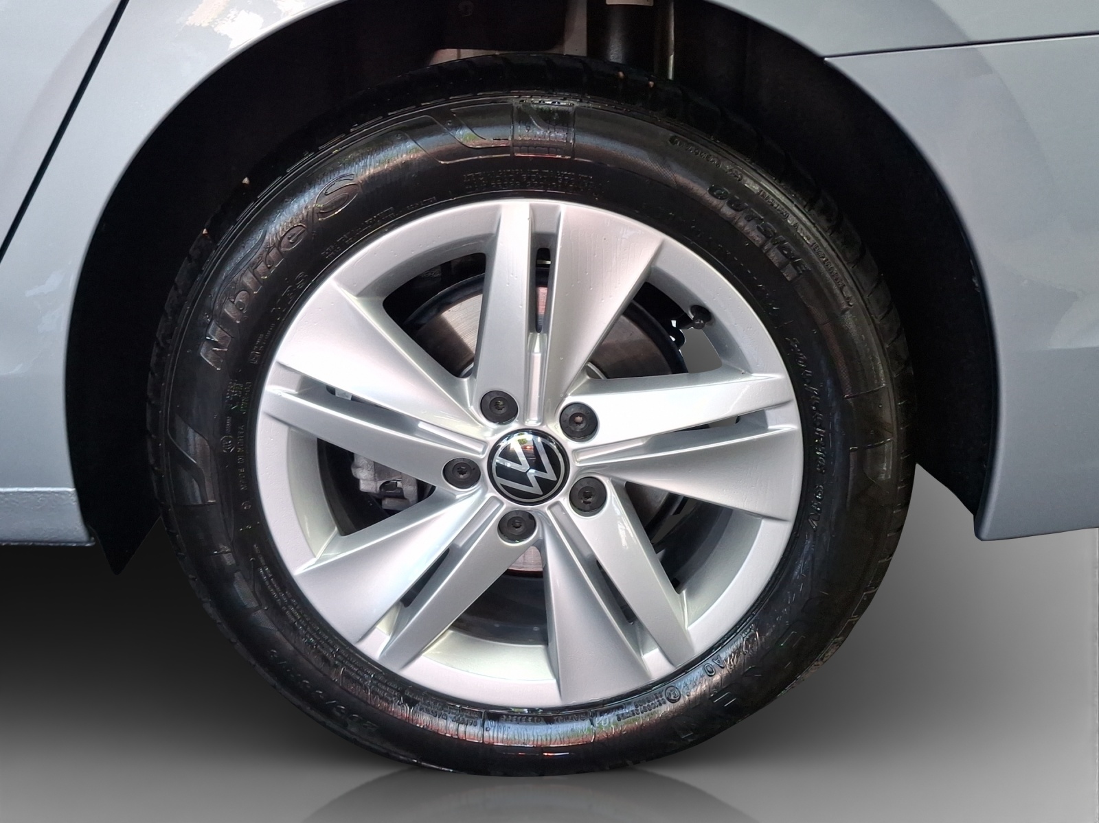 VW Golf Variant 1.5 eTSI mHEV Life DSG-image-13
