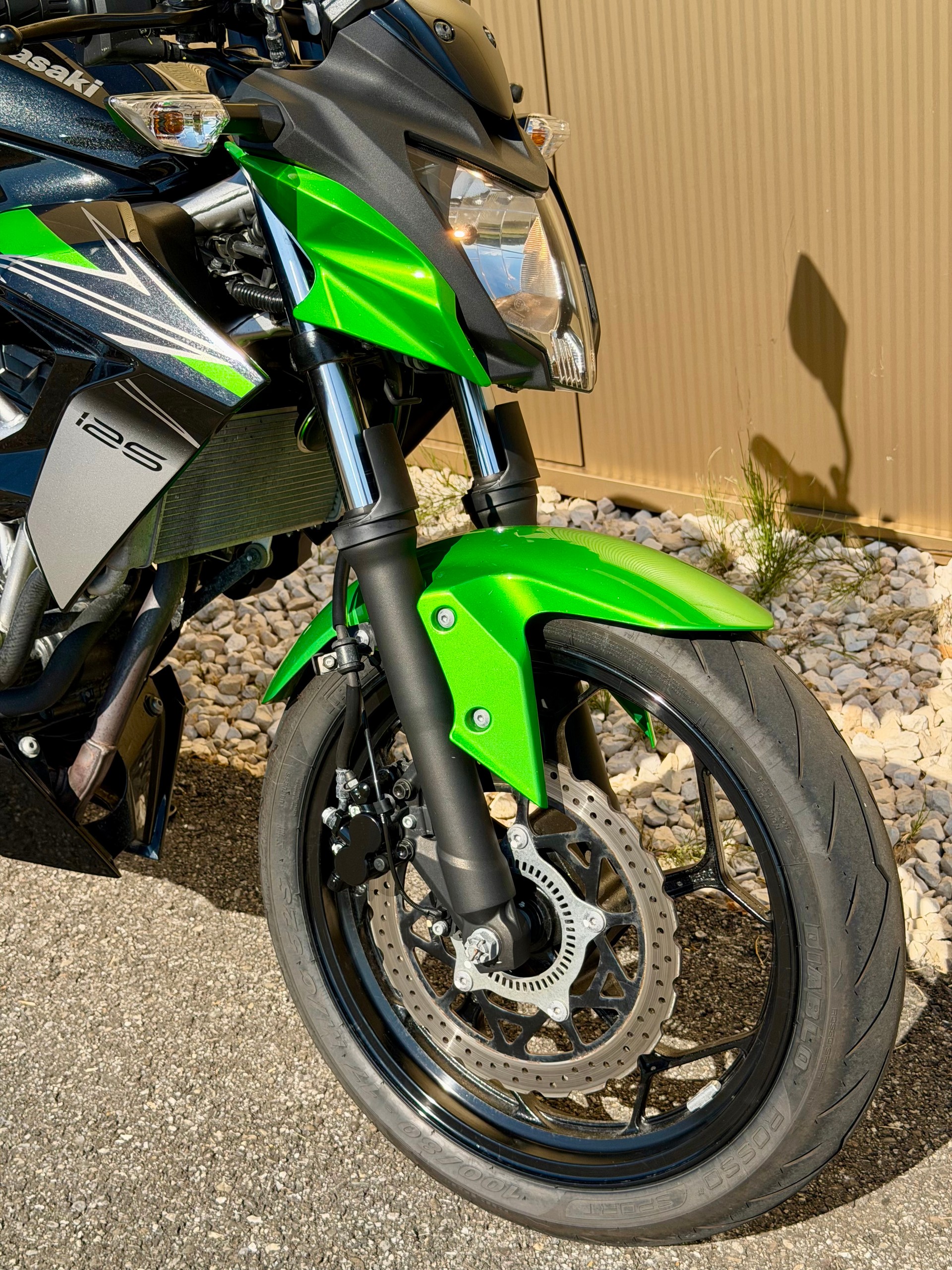KAWASAKI Z 125-showroom-element-1