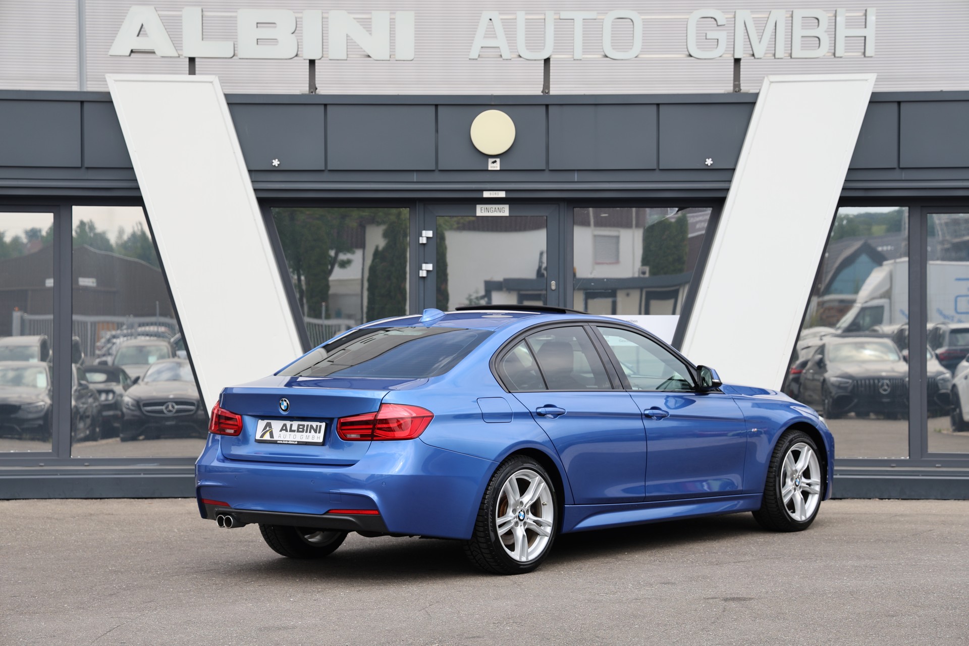 BMW 330d xDrive M Sport Steptronic-image-2