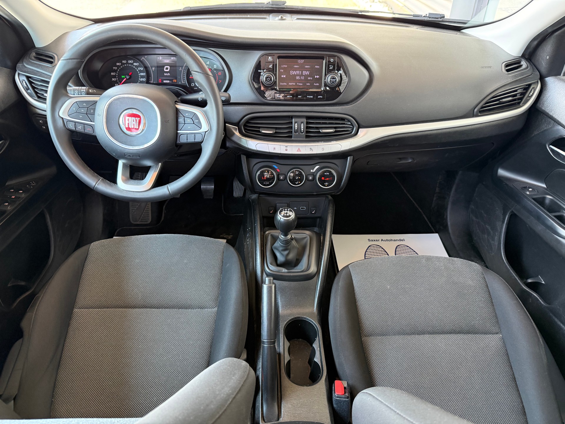 FIAT Tipo 1.4T Station Wagon Street-image-5
