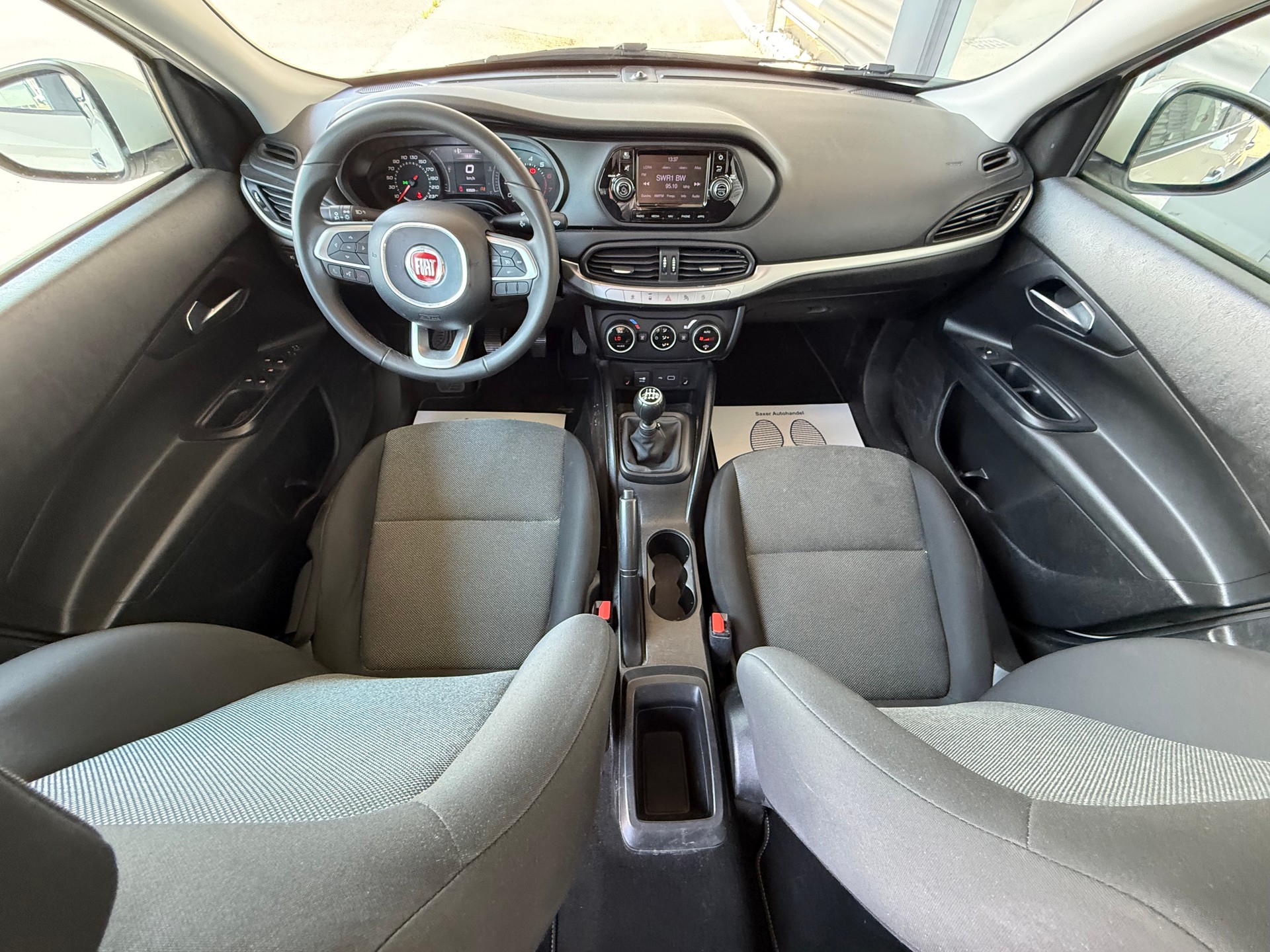 FIAT Tipo 1.4T Station Wagon Street-image-6