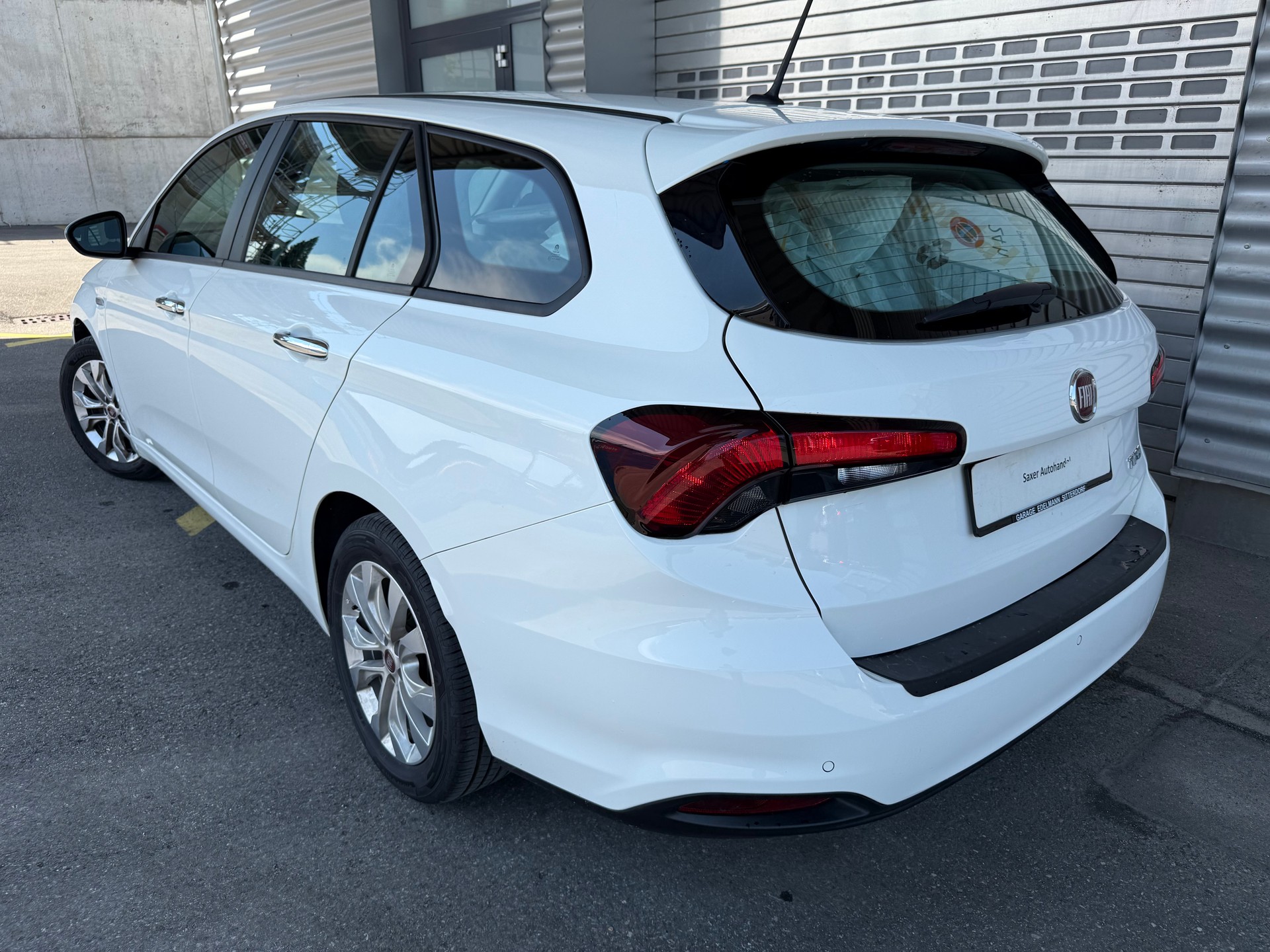 FIAT Tipo 1.4T Station Wagon Street-image-4