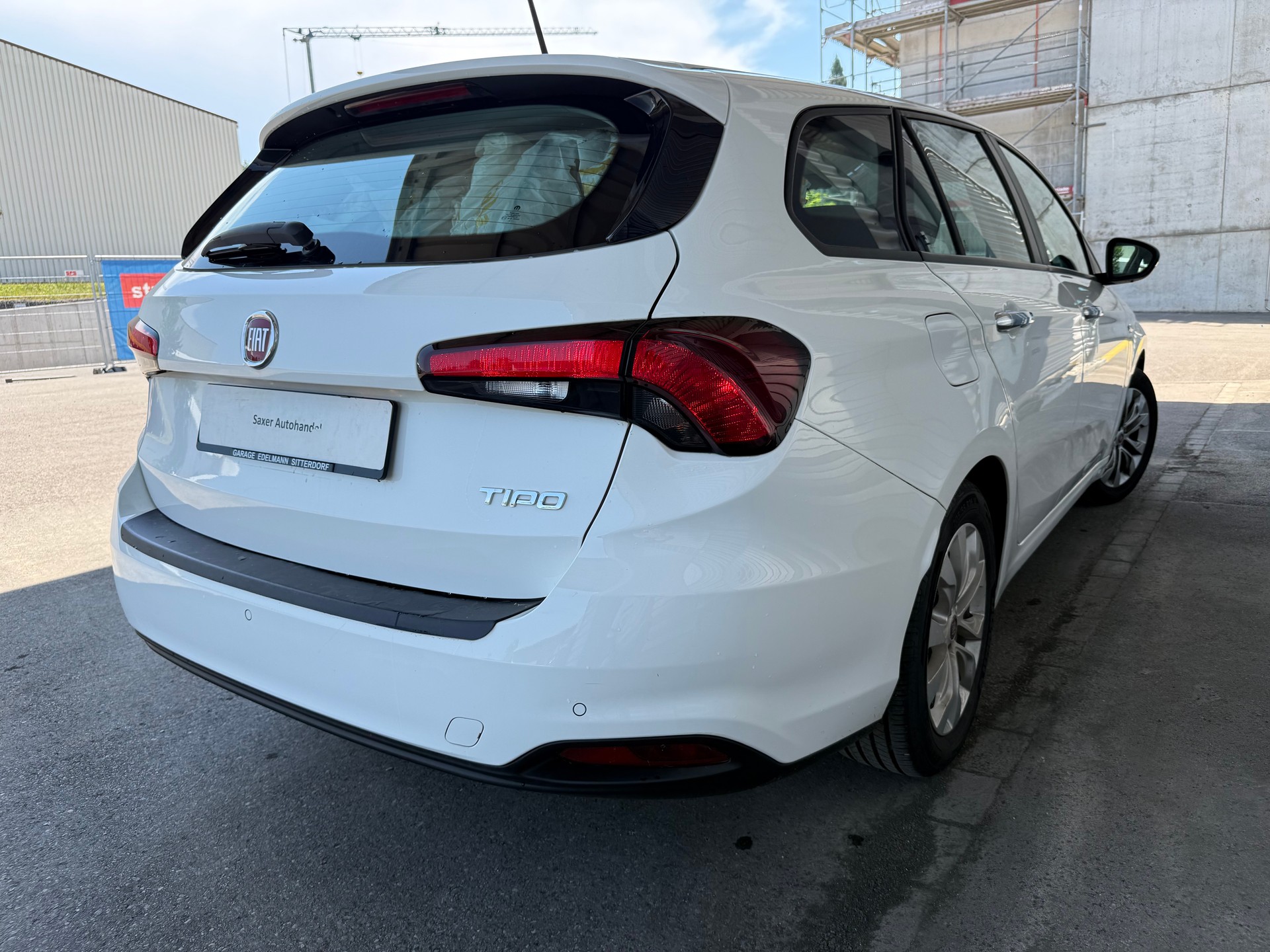 FIAT Tipo 1.4T Station Wagon Street-image-3