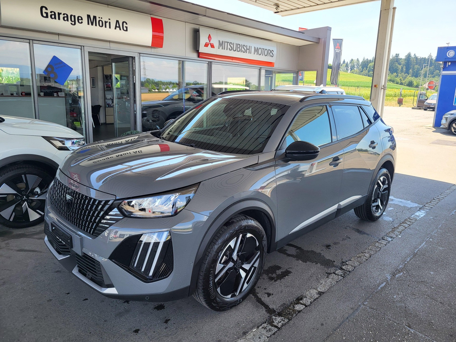 PEUGEOT 2008 1.2 Hybrid 145 Allure Premium-image-0