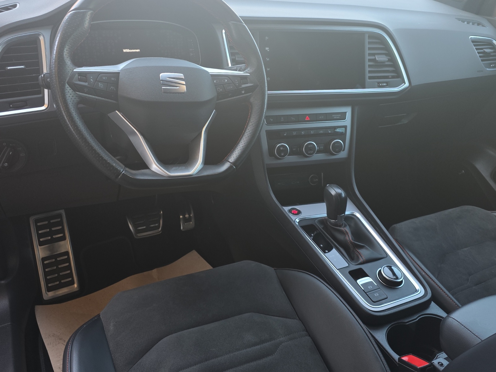 SEAT Ateca 2.0 TDI CR Move FR 4Drive DSG "Vollausstattung"-image-8