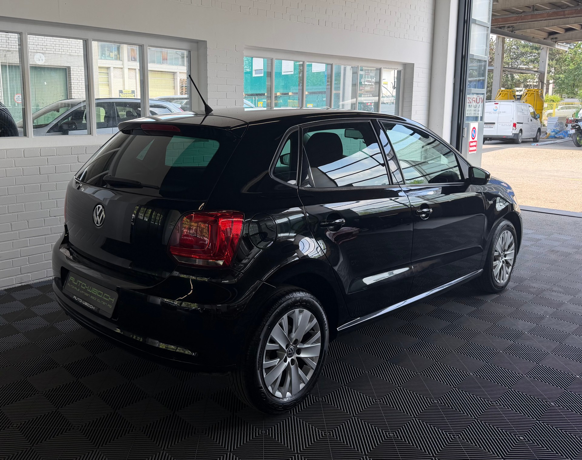 VW Polo 1.2 TSI Trendline-image-4