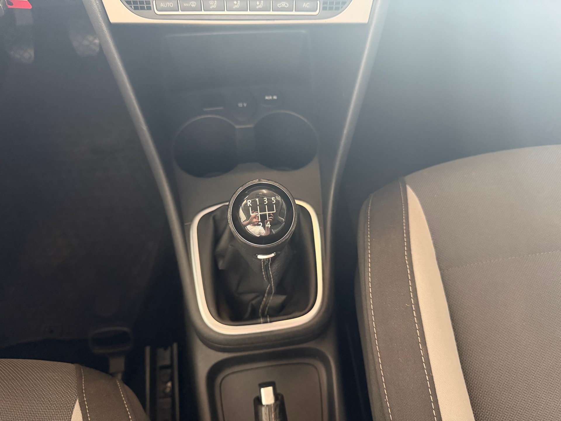 VW Polo 1.2 TSI Trendline-image-10