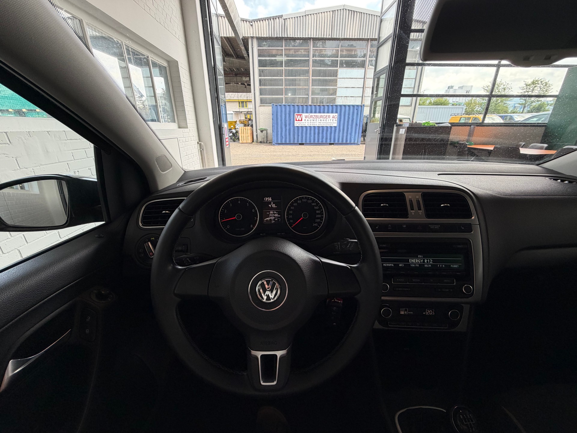 VW Polo 1.2 TSI Trendline-image-8
