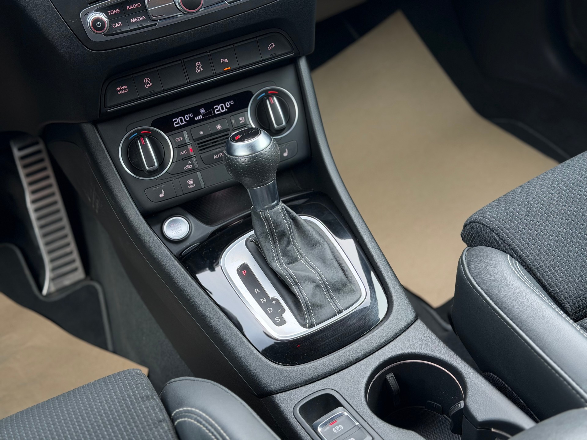 AUDI Q3 2.0 TFSI sport quattro S-tronic-image-16