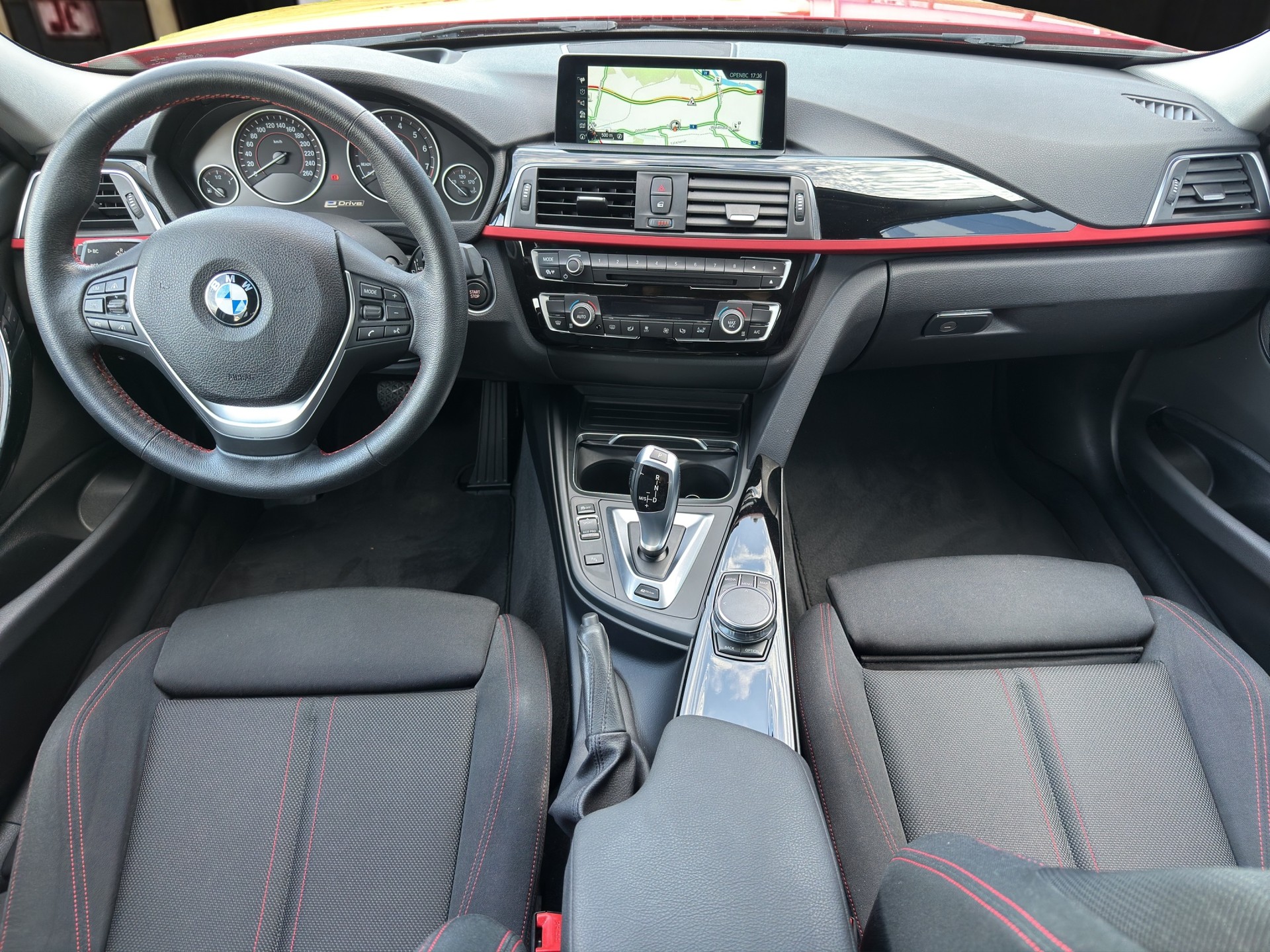 BMW 330e iPerformance Sport Line Steptronic-image-10